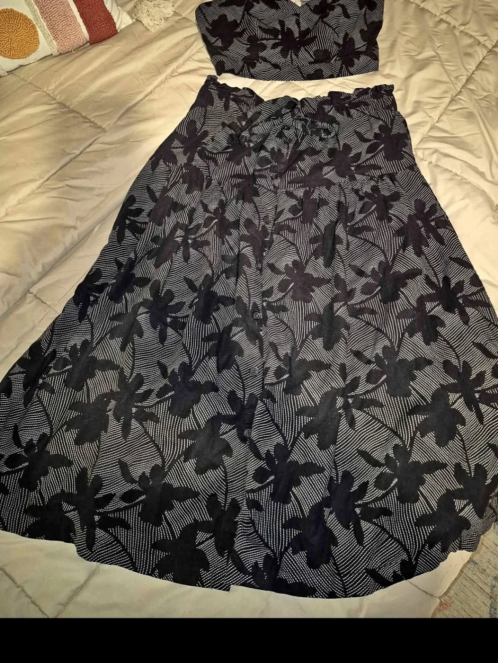 2 Piece Set Medium - Picture 2 of 3